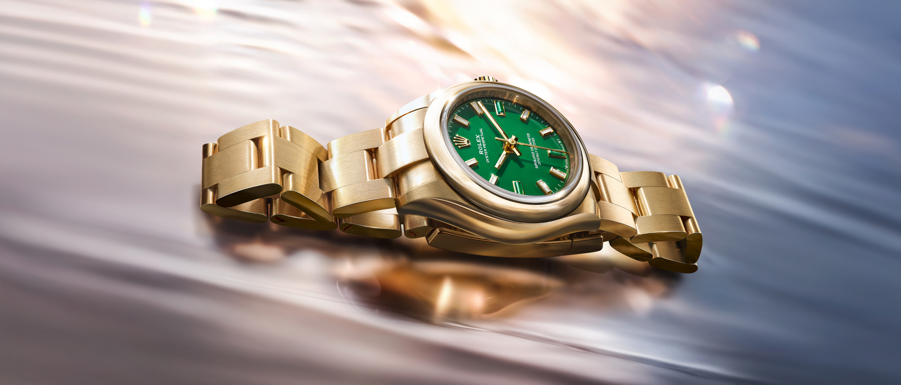 rolex-new-watches-2026-the-oyster-perpetual-28-and-34-m124205-0002-and-m276208-0002-ambiance-landscape rolex-new-watches-2026-the-oyster-perpetual-28-and-34-m124205-0002-and-m276208-0002-ambiance-landscape