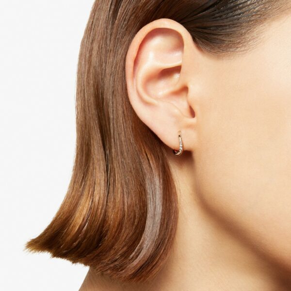DHC2013_ESSEN_DB09R_100_Dodo_essentials-wave-earring-rose-gold-white-diamonds.jpg