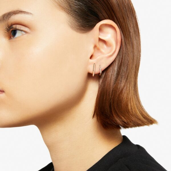 DHC2013_ESSEN_DB09R_110_Dodo_essentials-wave-earring-rose-gold-white-diamonds.jpg