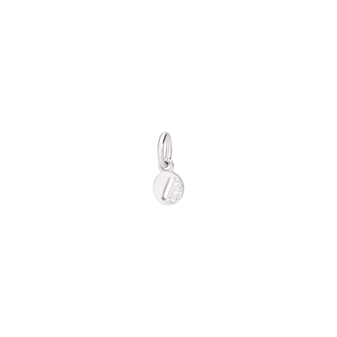 DMC0115_LETOS_DB0O2_010_Dodo_precious-letter-o-charm-white-diamonds-18k-white-gold.png