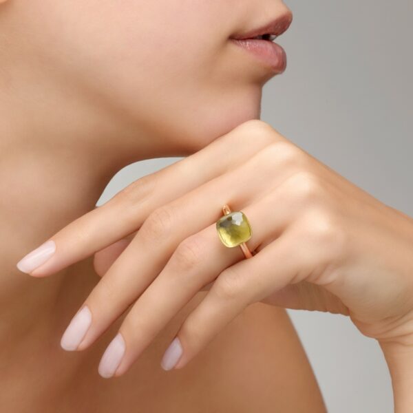 PAB2010_O6000_000QL_100_Pomellato_ring-nudo-maxi-rose-gold-18kt-white-gold-18kt-lemon-quartz.jpg