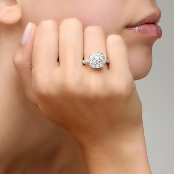 PAB7041_O6000_DB000_100_Pomellato_ring-nudo-solitaire-white-gold-18kt-rose-gold-18kt-diamond.jpg