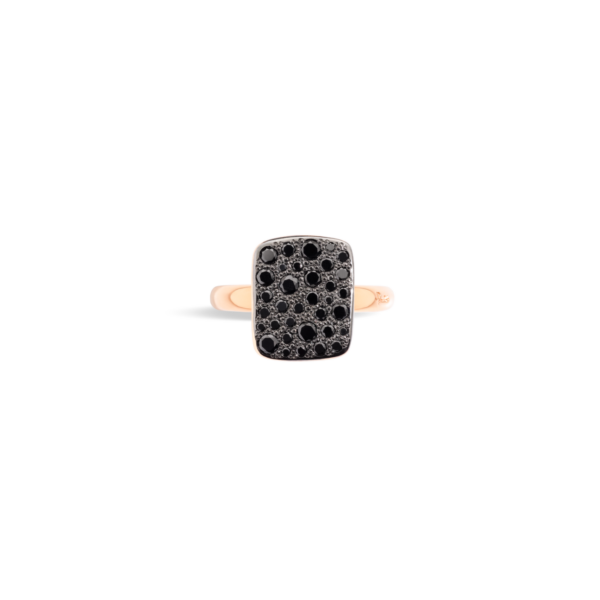 PAB9031_O7000_DBK00_020_Pomellato_sabbia-ring-large-rectangle-rose-gold-18kt-treated-black-diamond.png