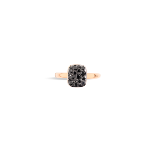 PAB9032_O7000_DBK00_020_Pomellato_sabbia-ring-small-rectangular-rose-gold-18kt-treated-black-diamond.png