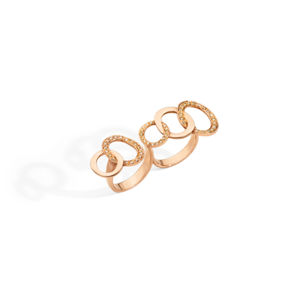 PAC0070_O7000_DBR00_010_Pomellato_brera-ring-between-two-fingers-rose-gold-18kt-brown-diamond.png