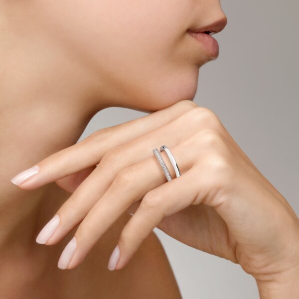 PAC0100_O2WHR_DB000_100_Pomellato_ring-iconica-white-gold-18kt-diamond.jpg