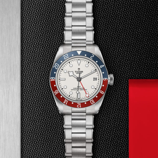 M79830RB-0010.jpg
